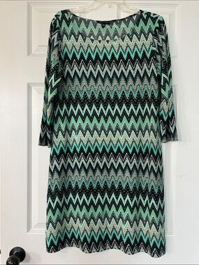 Spense Chevron Long Sleeve Dress in Green and Black